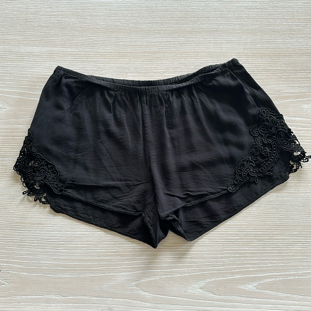 Aritzia/Talula shorts size XXS - excellent condition